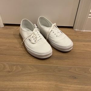 White lace up vans women’s size 9